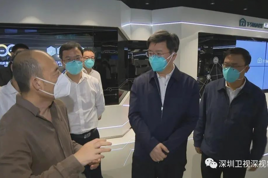 Shenzhen Mayor Qin Weizhong and his party visited Topband for investigation.